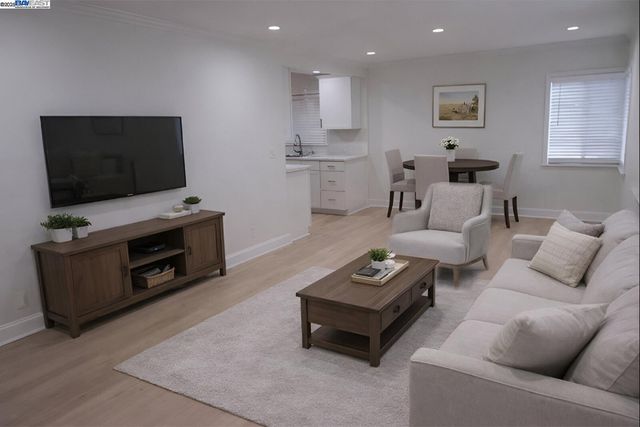 26 Laurel Street, Vallejo, CA 94591