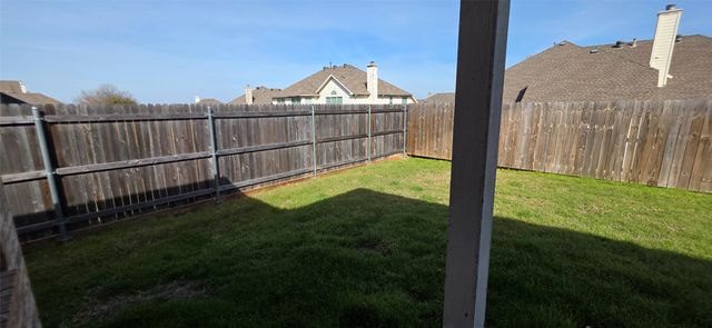 1724 Hidden Brook Drive, Grand Prairie, TX 75050