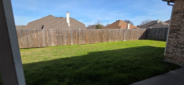 1724 Hidden Brook Drive, Grand Prairie, TX 75050