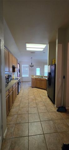 1724 Hidden Brook Drive, Grand Prairie, TX 75050