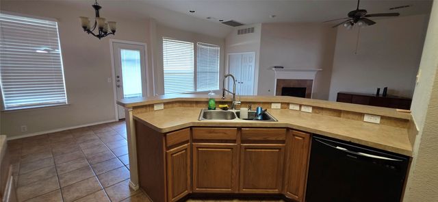 1724 Hidden Brook Drive, Grand Prairie, TX 75050