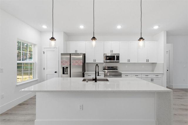 7047 N LIME DRIVE, Dunnellon, FL 34433