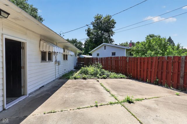 298 Gilbert Avenue, Beech Grove, IN 46107