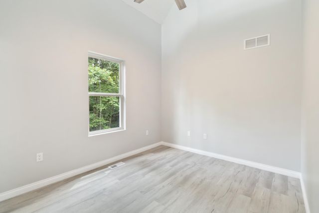 84 Clover Leaf Circle, Burnside, KY 42519