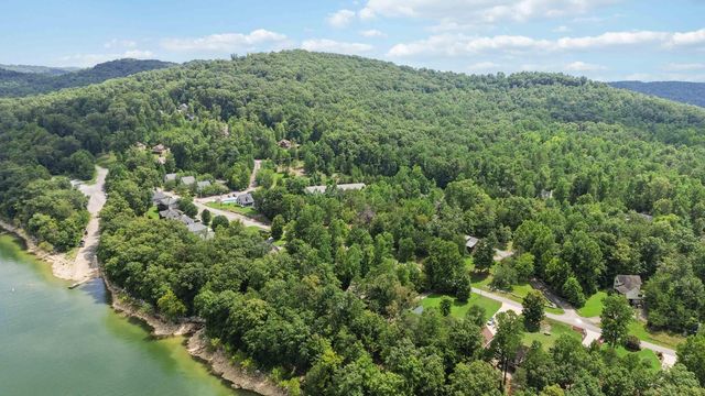 84 Clover Leaf Circle, Burnside, KY 42519