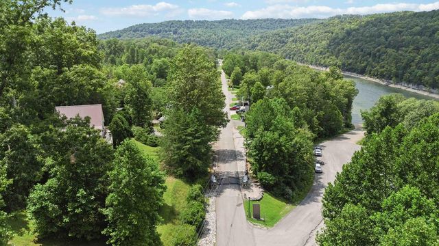 84 Clover Leaf Circle, Burnside, KY 42519