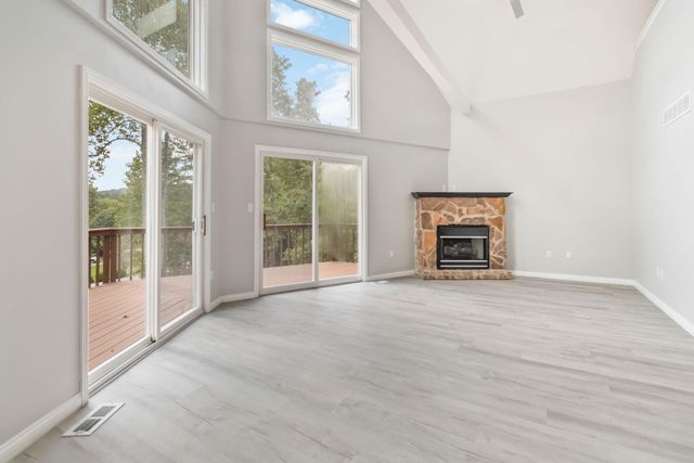 84 Clover Leaf Circle, Burnside, KY 42519