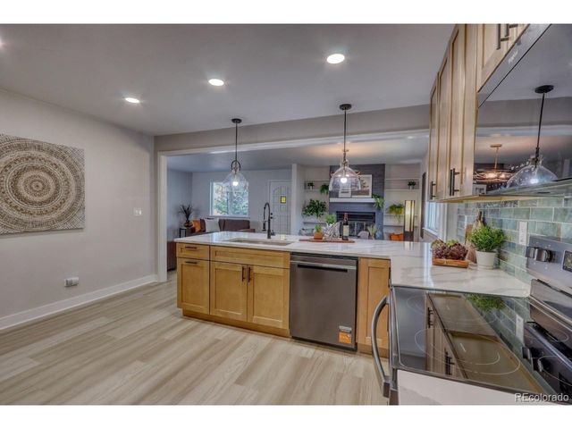 805 Perry St, Denver, CO 80204