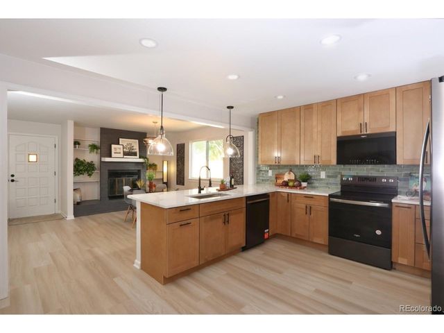 805 Perry St, Denver, CO 80204