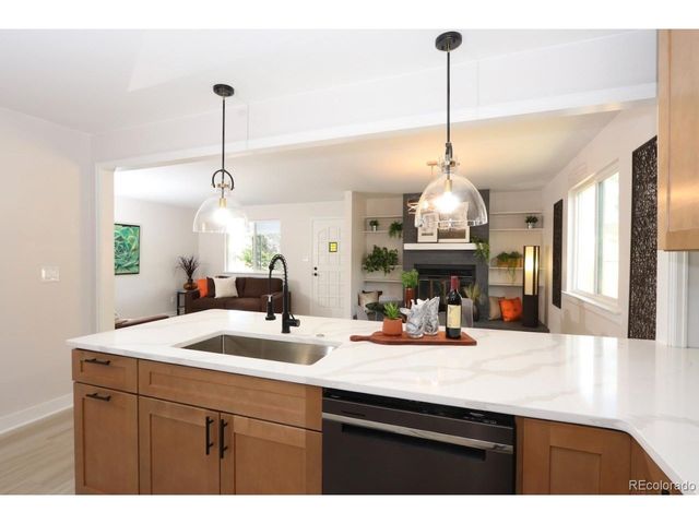 805 Perry St, Denver, CO 80204
