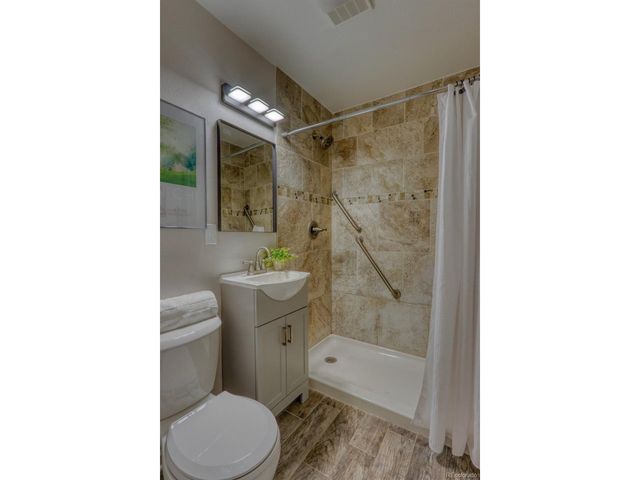 805 Perry St, Denver, CO 80204