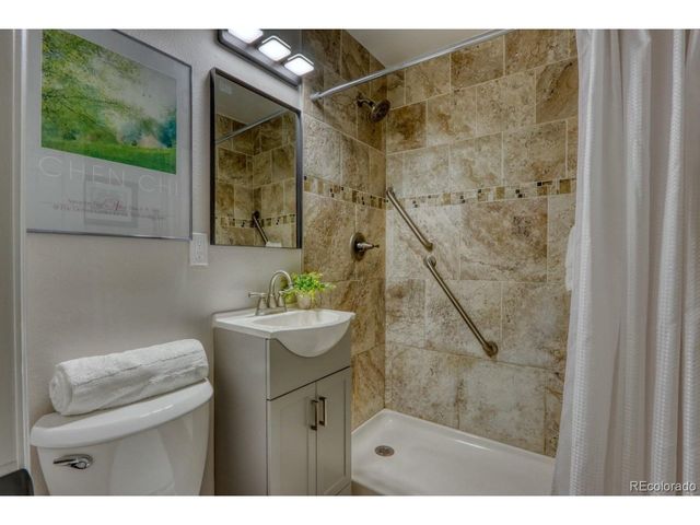 805 Perry St, Denver, CO 80204