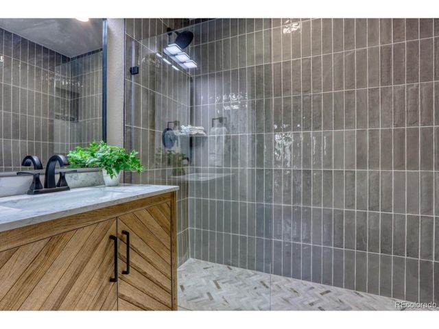 805 Perry St, Denver, CO 80204