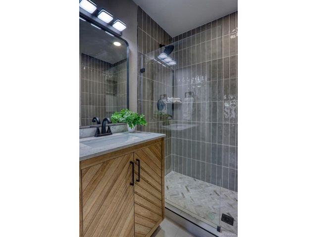 805 Perry St, Denver, CO 80204
