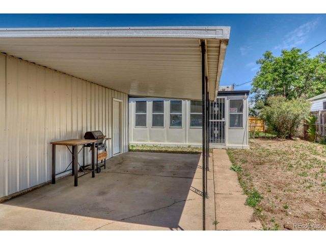 805 Perry St, Denver, CO 80204