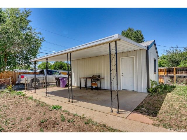 805 Perry St, Denver, CO 80204