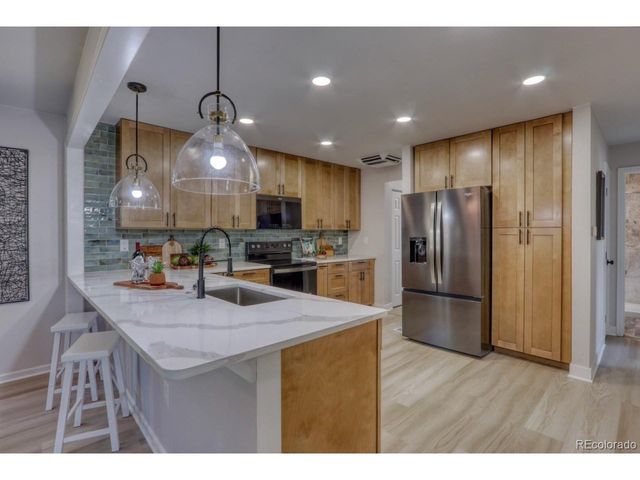 805 Perry St, Denver, CO 80204