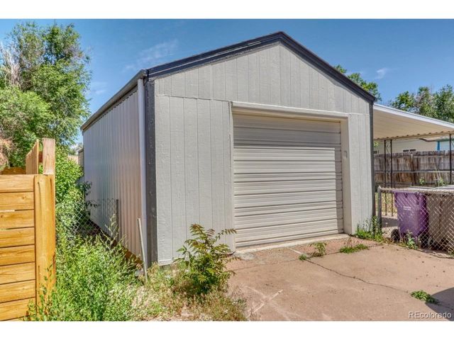 805 Perry St, Denver, CO 80204