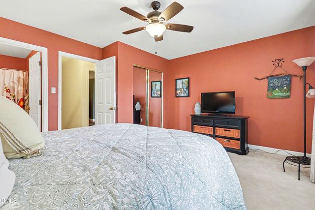 391 Summerwalk Circle, Chapel Hill, NC 27517