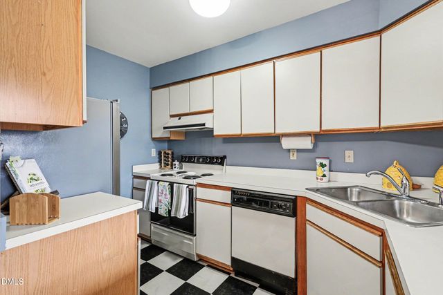 391 Summerwalk Circle, Chapel Hill, NC 27517