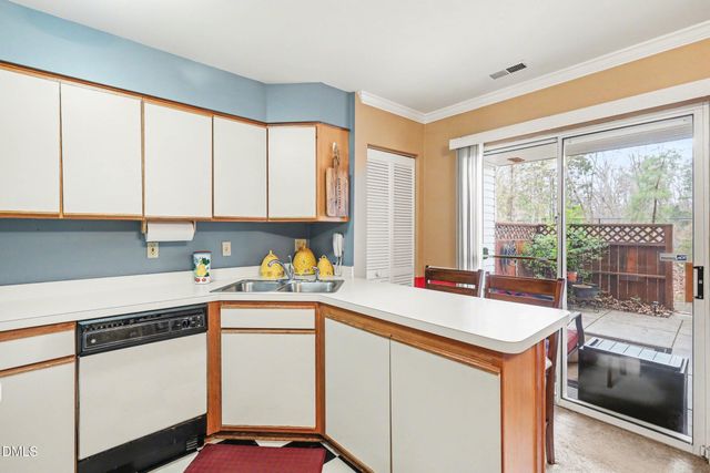 391 Summerwalk Circle, Chapel Hill, NC 27517