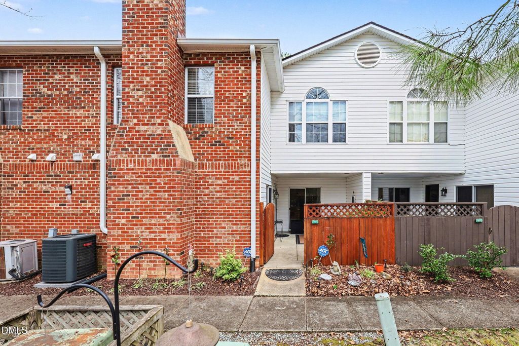 391 Summerwalk Circle, Chapel Hill, NC 27517