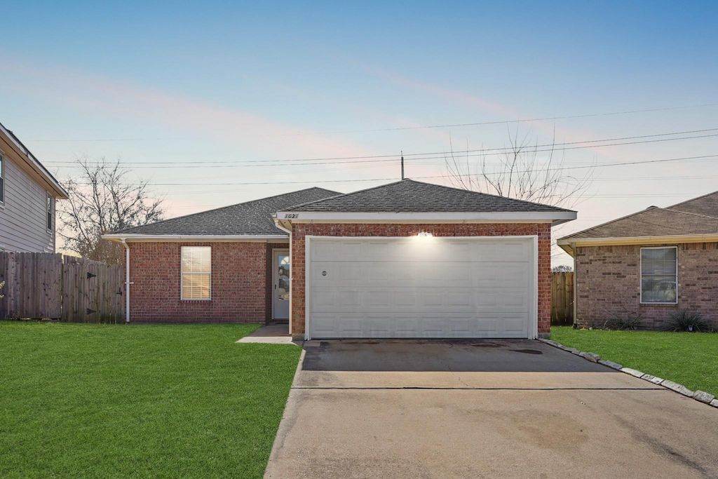 1631 Quail Run, Brookshire, TX 77423