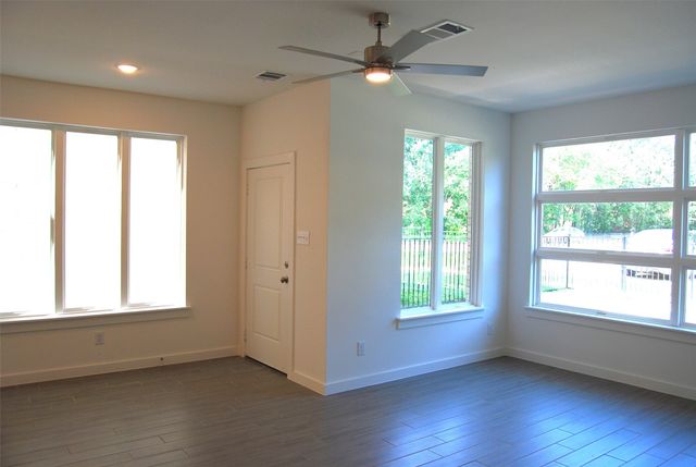 369 Oakbend Drive, Lewisville, TX 75067