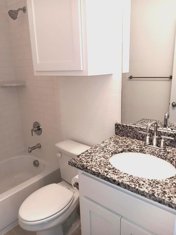 369 Oakbend Drive, Lewisville, TX 75067
