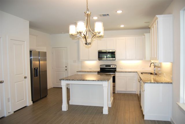 369 Oakbend Drive, Lewisville, TX 75067