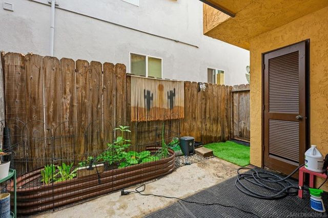 1460 Hornblend, San Diego, CA 92109