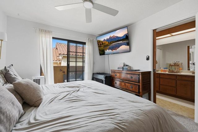 1460 Hornblend, San Diego, CA 92109