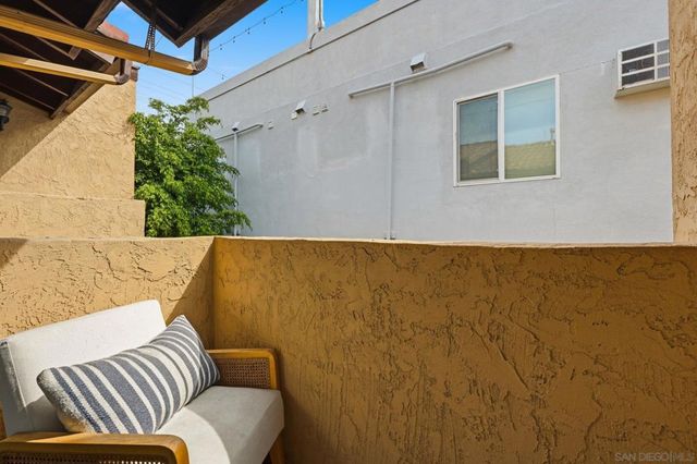 1460 Hornblend, San Diego, CA 92109