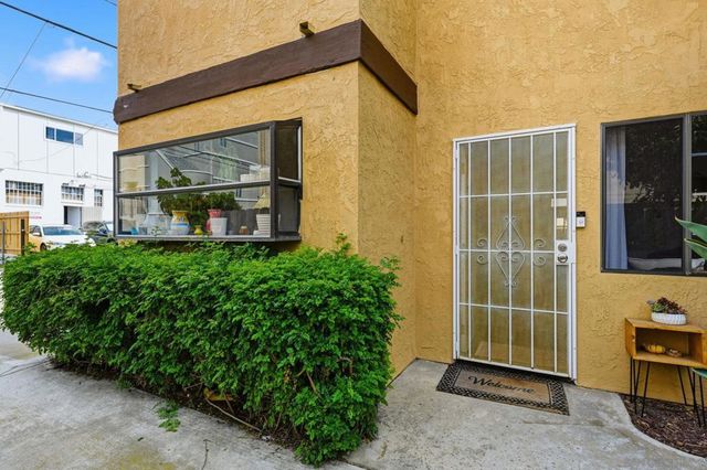 1460 Hornblend, San Diego, CA 92109