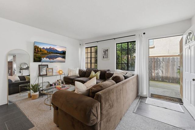 1460 Hornblend, San Diego, CA 92109