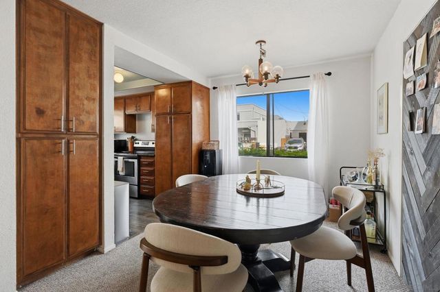 1460 Hornblend, San Diego, CA 92109