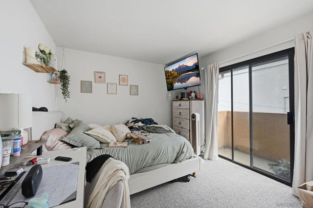 1460 Hornblend, San Diego, CA 92109