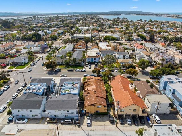 1460 Hornblend, San Diego, CA 92109