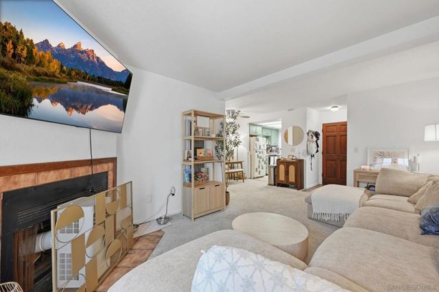 1460 Hornblend, San Diego, CA 92109