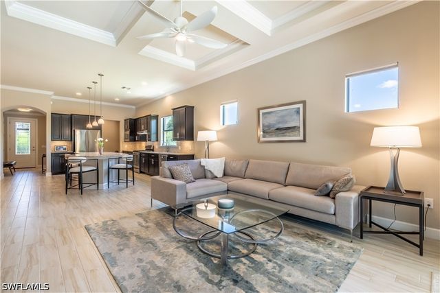 7343 Mockingbird CT, Naples, FL 34114