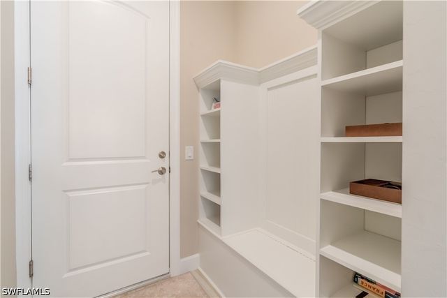 7343 Mockingbird CT, Naples, FL 34114