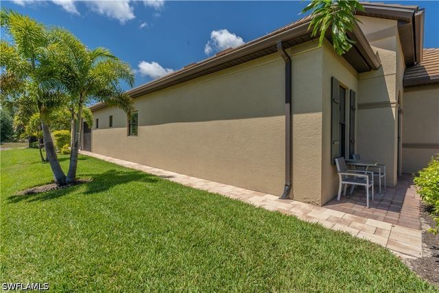 7343 Mockingbird CT, Naples, FL 34114