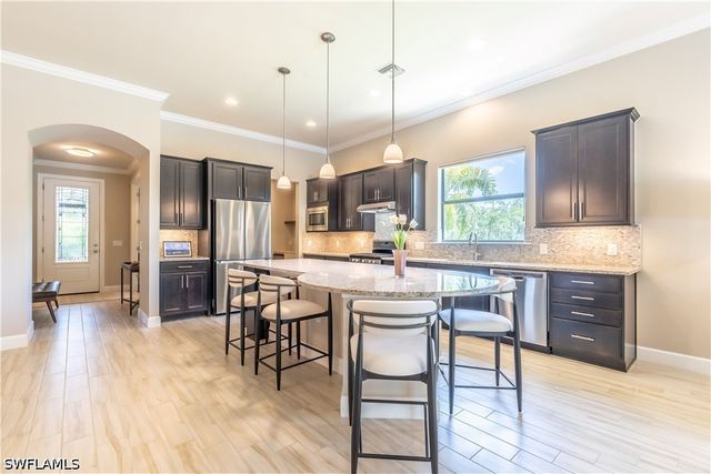 7343 Mockingbird CT, Naples, FL 34114