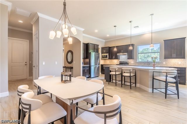 7343 Mockingbird CT, Naples, FL 34114