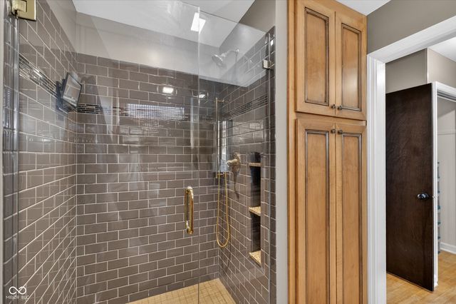 7368 E 71st Street, Indianapolis, IN 46256