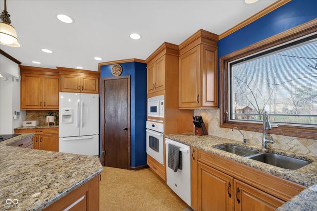 7368 E 71st Street, Indianapolis, IN 46256