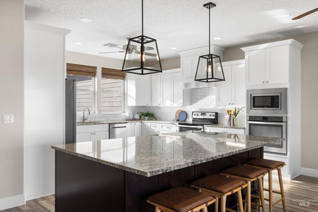 8018 Plumberry Ct, Middleton, ID 83644