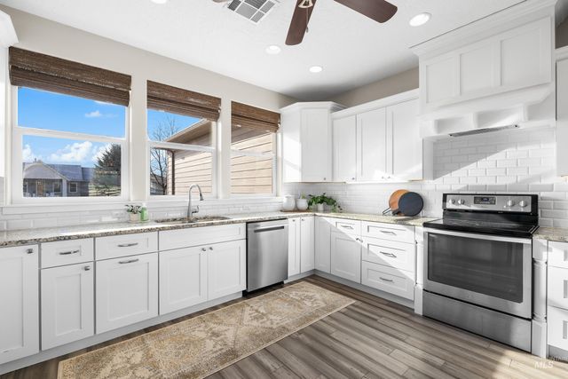 8018 Plumberry Ct, Middleton, ID 83644