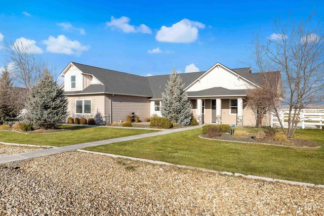 8018 Plumberry Ct, Middleton, ID 83644