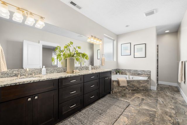 8018 Plumberry Ct, Middleton, ID 83644